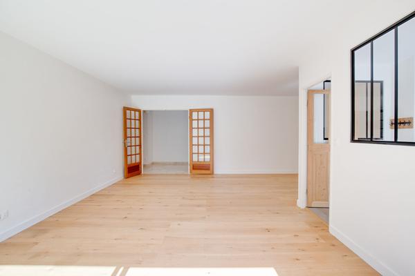 NANTES/CENTRE VILLE APPARTEMENT AVEC BALCON/PARKING/TERASSE