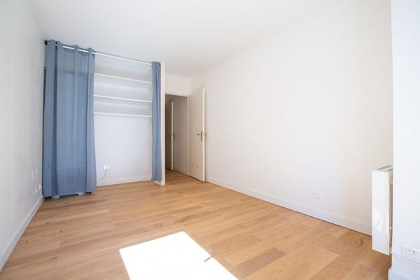 NANTES/CENTRE VILLE APPARTEMENT AVEC BALCON/PARKING/TERASSE