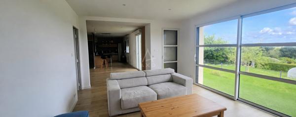 PLEDRAN – MAISON CONTEMPORAINE 4 CHAMBRES AVEC VIE DE PLAIN-PIED ET VUE DÉGAGÉE