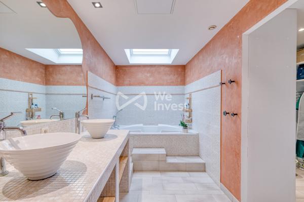 À VENDRE – Grande maison rénovée à Décines-Charpieu, secteur Grand Large / Tram T3 Décines-Centre