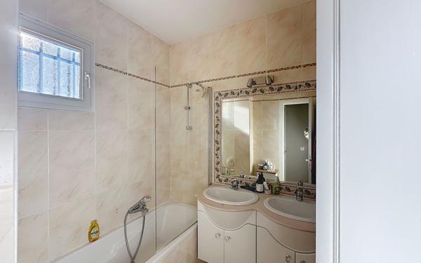 Maison à vendre    5 pièces • 129,16 m2 Cagnes-sur-Mer