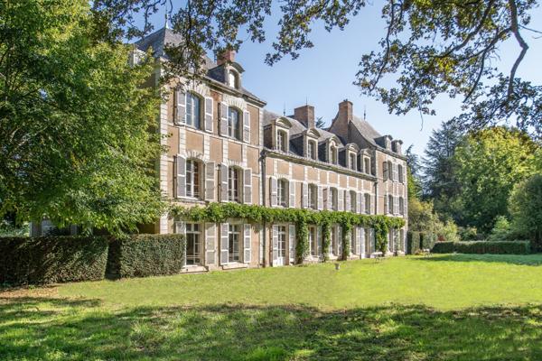 Vente Maison de luxe Angers 24 Pièces 896 m²