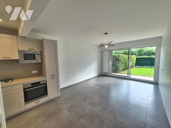Appartement F2 de plein pied avec jardin privatif, proche mer et toutes commodités