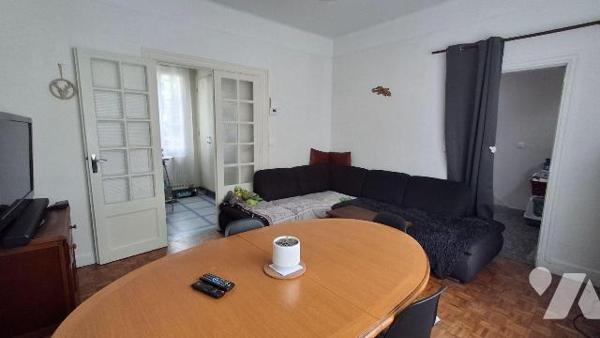 Maison d'habitation située à ARGENTAN (61200), comprenant : 
- au sous-sol : cave ;
- au rez-...