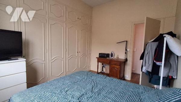 Maison d'habitation située à ARGENTAN (61200), comprenant : 
- au sous-sol : cave ;
- au rez-...