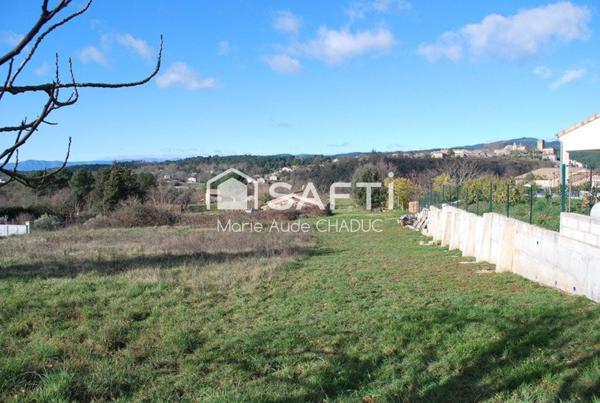 Terrain constructible  817 m2 en hauteur