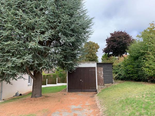 MAISON  AU CALME  AVEC BEAU POTENTIEL