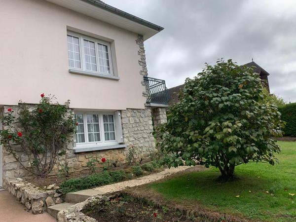 MAISON  AU CALME  AVEC BEAU POTENTIEL