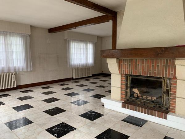 MAISON  AU CALME  AVEC BEAU POTENTIEL