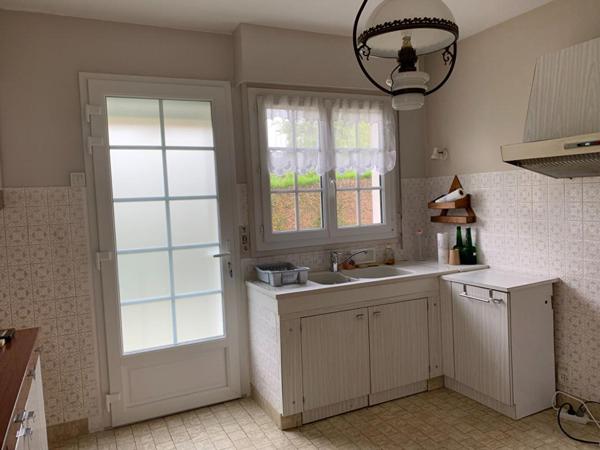 MAISON  AU CALME  AVEC BEAU POTENTIEL