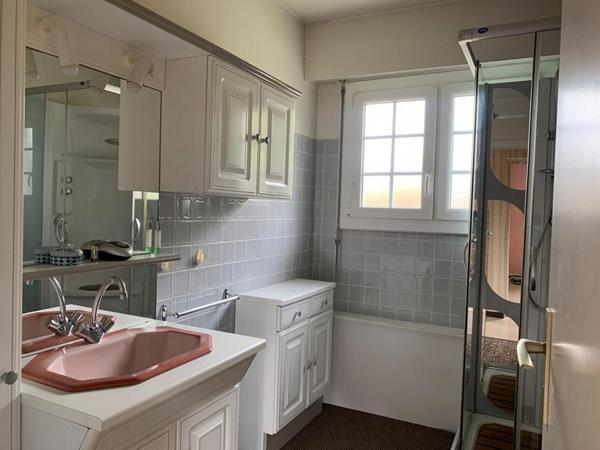 MAISON  AU CALME  AVEC BEAU POTENTIEL