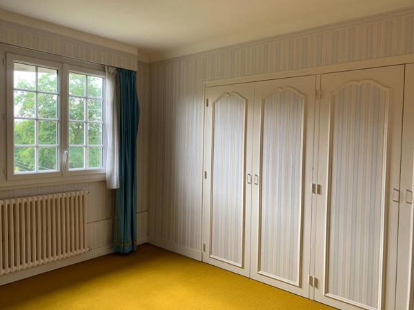 MAISON  AU CALME  AVEC BEAU POTENTIEL