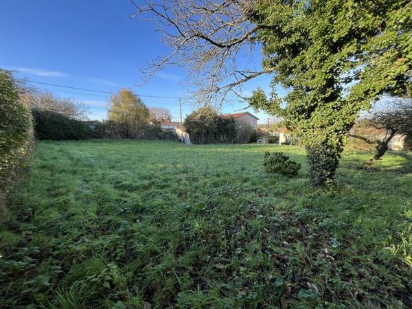 Terrain à vendre 23 882 € Roullet-Saint-Estèphe 815 m² DPE
