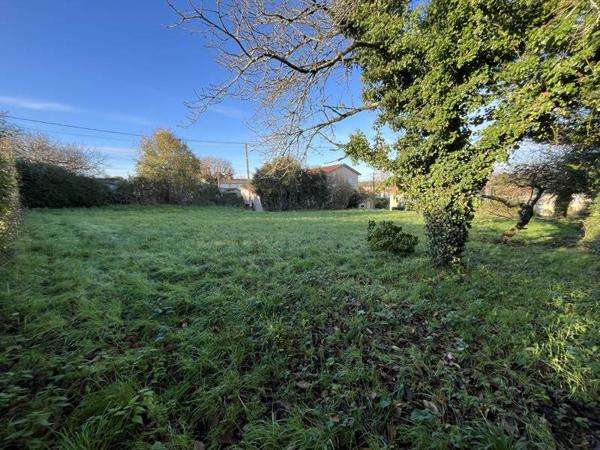 Terrain à vendre 23 882 € Roullet-Saint-Estèphe 815 m² DPE