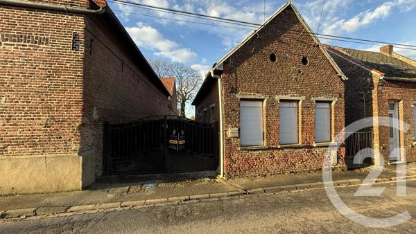 Maison à vendre  4 pièces - 76 m 2   ST QUENTIN  - 02