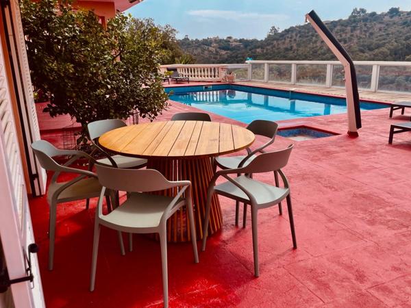 Aux Issambres, villa 400 m² à fort potentiel