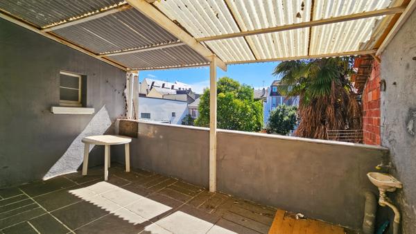 Immeuble à rénover avec local commercial + 2 T5 à vendre TARBES (65)