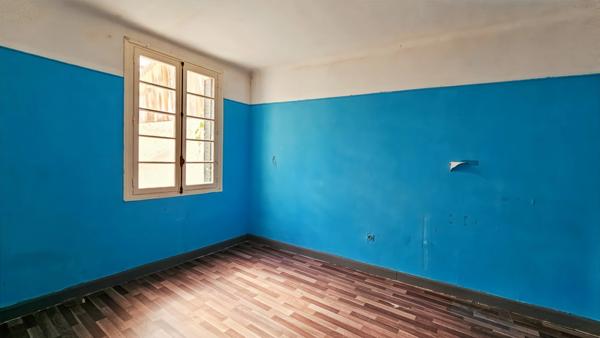 Immeuble à rénover avec local commercial + 2 T5 à vendre TARBES (65)