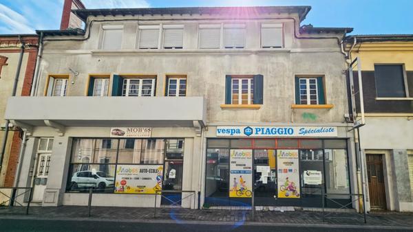 Immeuble à rénover avec local commercial + 2 T5 à vendre TARBES (65)