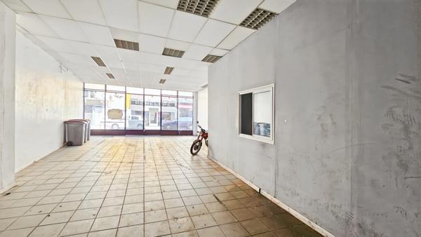 Immeuble à rénover avec local commercial + 2 T5 à vendre TARBES (65)