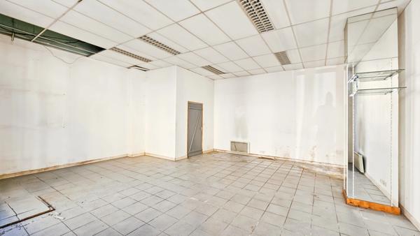 Immeuble à rénover avec local commercial + 2 T5 à vendre TARBES (65)