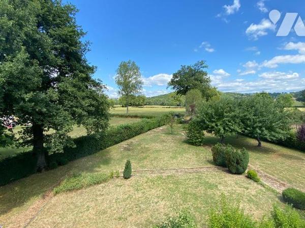 SAINT-PAUL-DES-LANDES, sur 2095 m² de terrain, maison comprenant au rez-de-chaussée : garage, c...