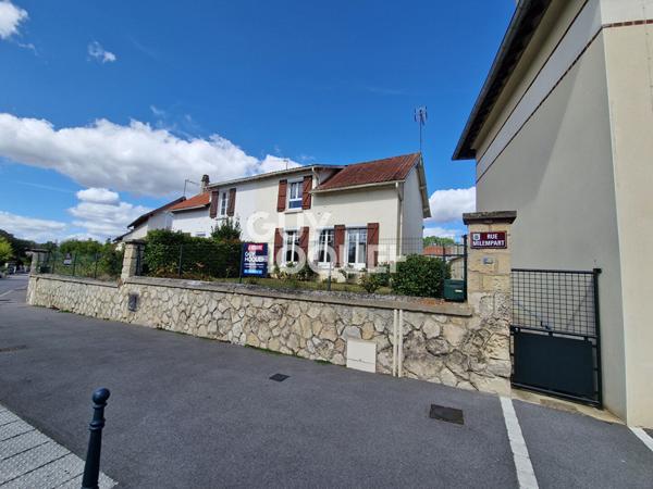 Maison 4 pièces à vendre à Villeneuve Saint Germain - Réf 3485