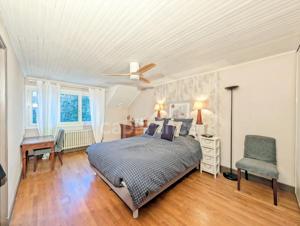 A vendre à Saint-Marcel (71) Villa de 189 m² 7 pièces 5 chambres et terrain à bâtir !