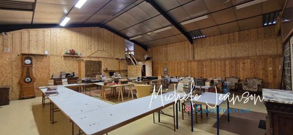 À VENDRE – Une bâtisse pleine d’âme et de possibilités (38)