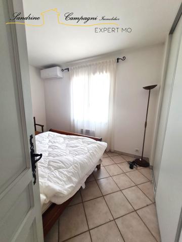 Les Angles (30133) VILLA de plain pied, T4 avec garage, cour et jardin arboré piscinable