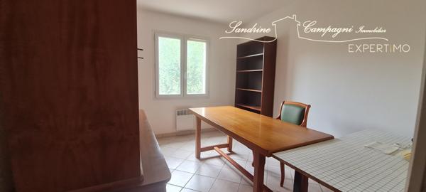 Les Angles (30133) VILLA de plain pied, T4 avec garage, cour et jardin arboré piscinable