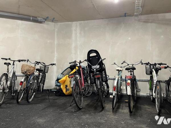 APPARTEMENT T2 - FOUESNANT PLACE DE L'EGLISE - BALCON - PARKING COUVERT