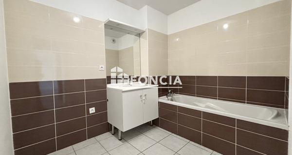 À vendre Appartement 3 pièces 56 m² - Décines-charpieu 69150