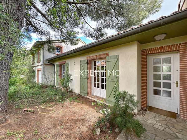 Montgiscard (31450) Montgiscard, maison de 161m2 env., 6 pièces, garage attenant sise sur une parcelle de 1046m2.