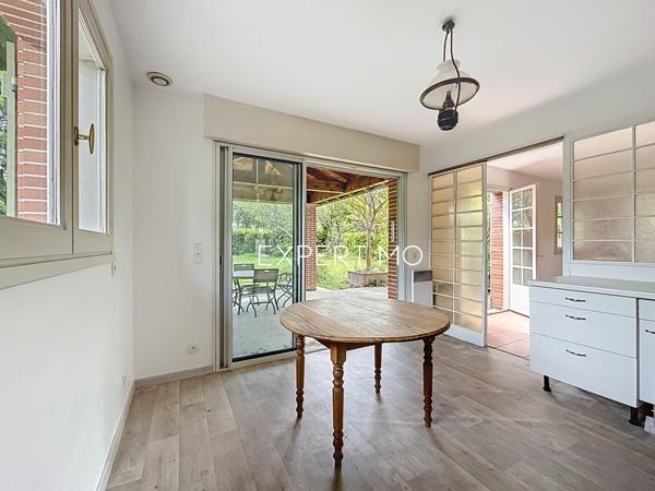 Montgiscard (31450) Montgiscard, maison de 161m2 env., 6 pièces, garage attenant sise sur une parcelle de 1046m2.