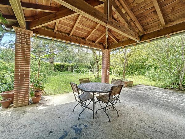 Montgiscard (31450) Montgiscard, maison de 161m2 env., 6 pièces, garage attenant sise sur une parcelle de 1046m2.