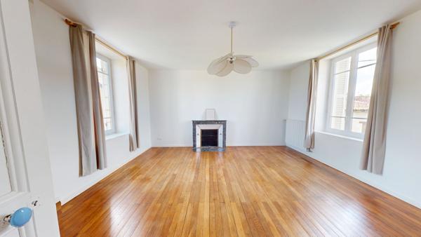 MAISON DE CHARME 4 CHAMBRES NEUVILLE DE POITOU