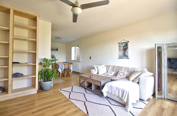 SAINT-HILAIRE DE LUSIGNAN : Maison avec 3 chambres, sous-sol de 90m², maison annexe de 50m² et terrain de 10.500m²