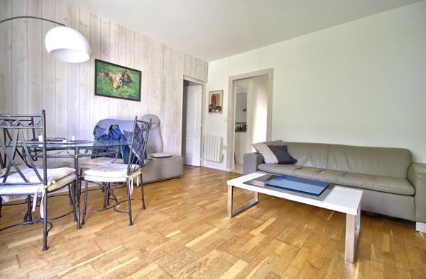 SAINT-HILAIRE DE LUSIGNAN : Maison avec 3 chambres, sous-sol de 90m², maison annexe de 50m² et terrain de 10.500m²