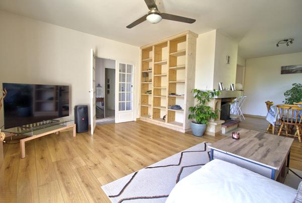 SAINT-HILAIRE DE LUSIGNAN : Maison avec 3 chambres, sous-sol de 90m², maison annexe de 50m² et terrain de 10.500m²