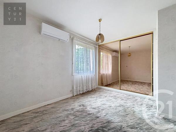 Maison à vendre  5 pièces - 90,20 m 2   ST JULIEN LES VILLAS  - 10