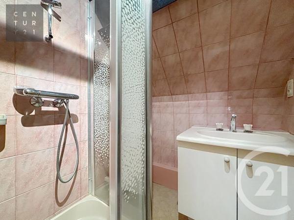 Maison à vendre  5 pièces - 90,20 m 2   ST JULIEN LES VILLAS  - 10