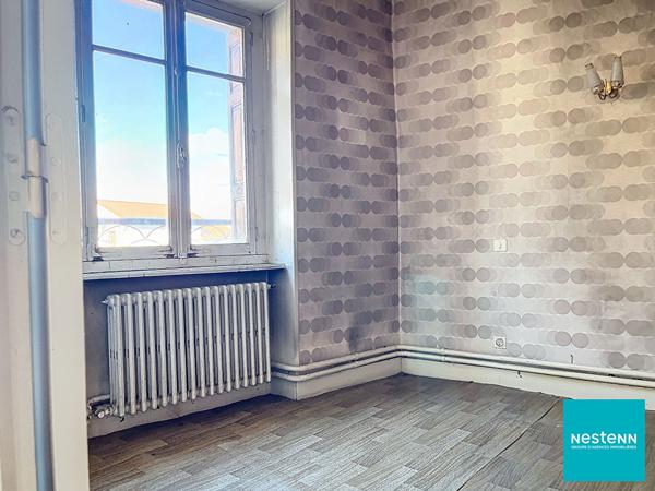 Maison de village de 164,3 m2 habitables sur son terrain de 573 m2 avec cour intérieure et plus de 150 m2 de dépendances