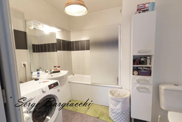 A Douai, appartement de 2013, en RDC, 1 chambre, 43m², Parking