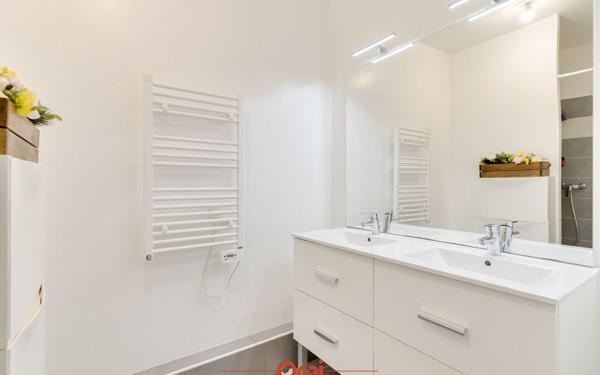 Appartement à vendre    3 pièces • 52 m2 Marseille 12