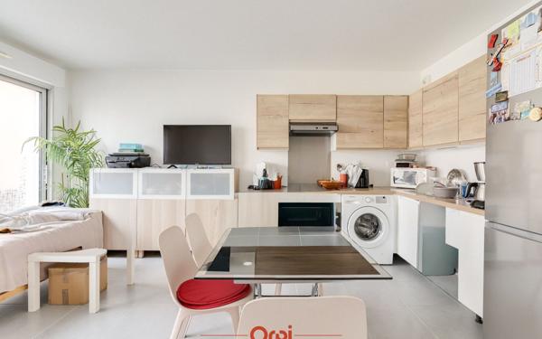 Appartement à vendre    3 pièces • 52 m2 Marseille 12