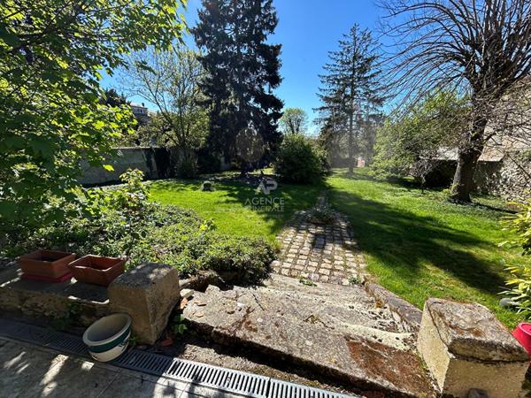 Maison Triel Sur Seine 8 pièce(s) 237 m2 €749 000 ** - Référence 1097