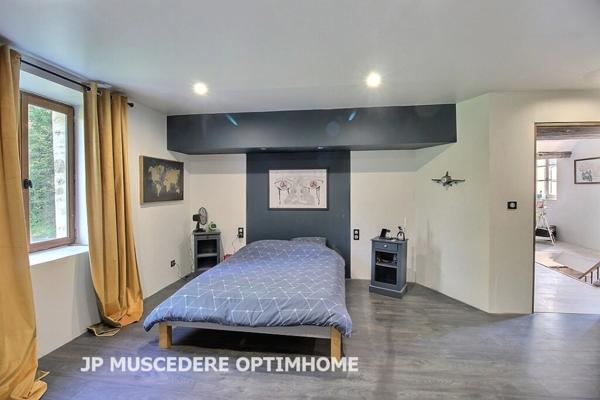 DUVY/CREPY EN VALOIS (60) Ancien moulin du XIIIe siècle – 600 m² habitables – 7000 m² de terrain –