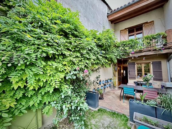 Beaumont-de-Lomagne (82500) Maison entièrement rénovée en plein centre de Beaumont de Lomagne