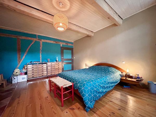 Beaumont-de-Lomagne (82500) Maison entièrement rénovée en plein centre de Beaumont de Lomagne